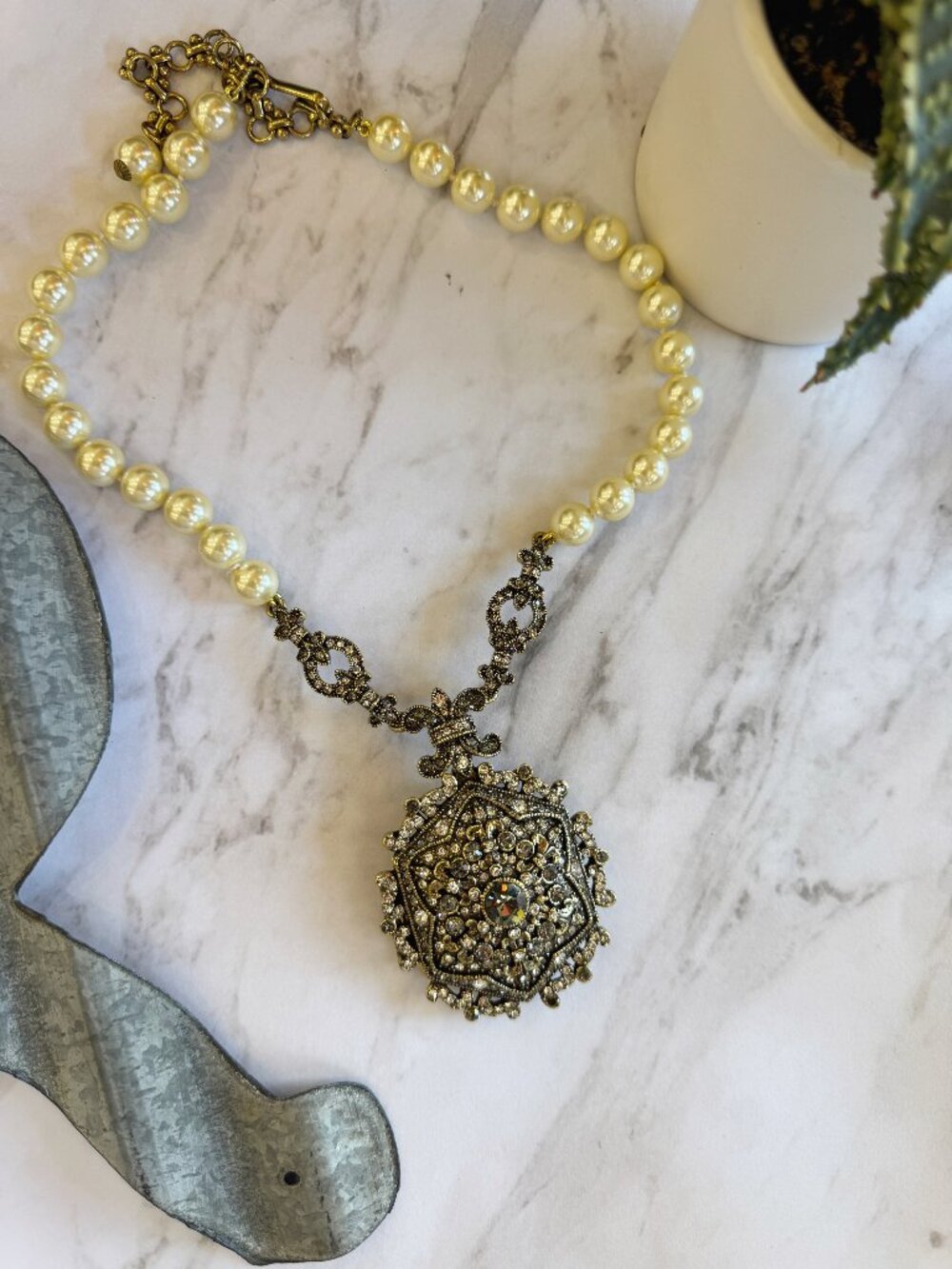 HSN Heidi Daus Unforgettable Lavalier Pearl Beaded Locket Necklace